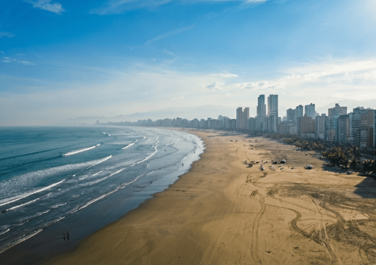 Imagem da notícia Natal e Ano Novo na praia: como o verão influencia as viagens pelas rodovias do litoral de SP